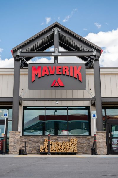 Retail storefront signage produced by Bigfoot Grafix